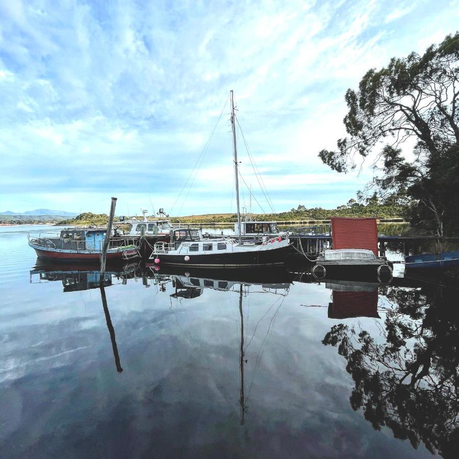 Strahan Wilderness Lodge Bagian luar foto
